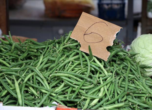 Šibenik: Ponuda vo?a i povr?a na šibenskoj tržnici