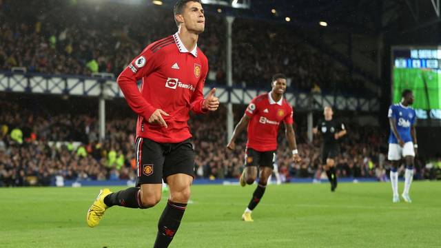 Premier League - Everton v Manchester United