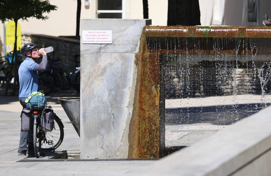 Splitske plaže pune su kupača 