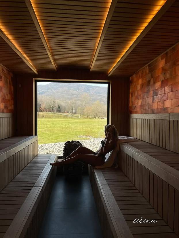 FOTO Ova srpska influencerica više je od 'lijepog lica', a radila je i kao 'sezonac' u Hrvatskoj