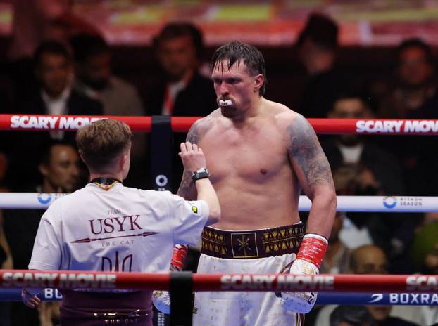 Oleksandr Usyk v Rico Verhoeven - WBC Heavyweight Title