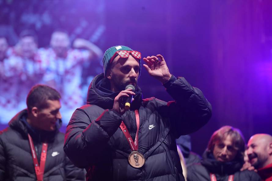 Zagreb: Vatrene na pozornici popratili konfeti i bakljada