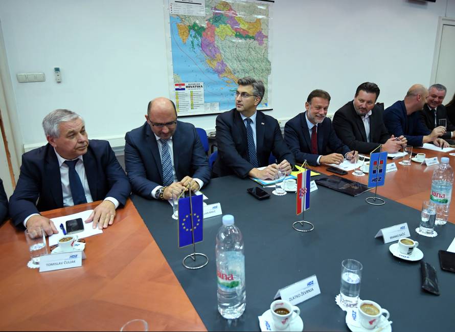 Zagreb: Sjednica PredsjedniÅ¡tva i Nacionalnog vijeÄa HDZ-a