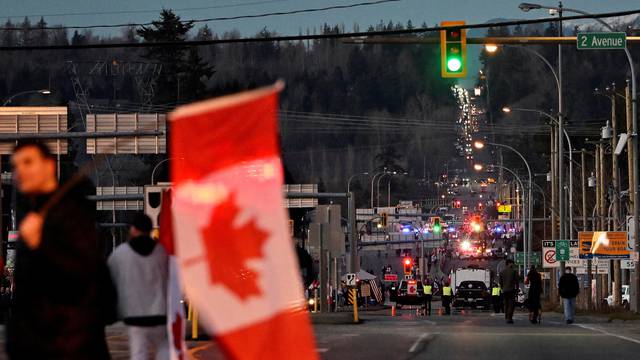 Truckers and supporters continue to protest COVID-19 vaccine mandates in Surrey