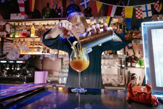 Zagreb: Butchers Barrel bar