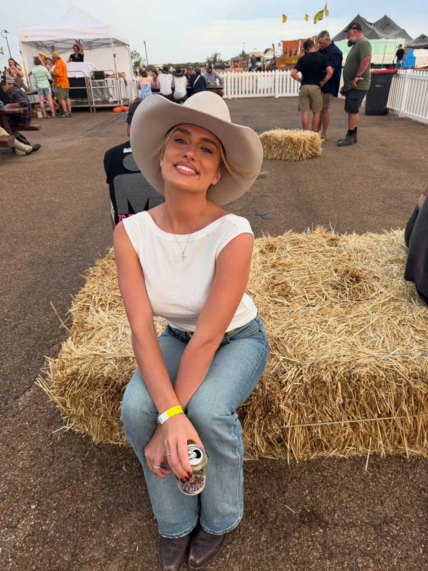 FOTO Zbog vatrene Australke mnogi prate kriket, a u Indiji je doživjela šok: 'Bilo je strašno'