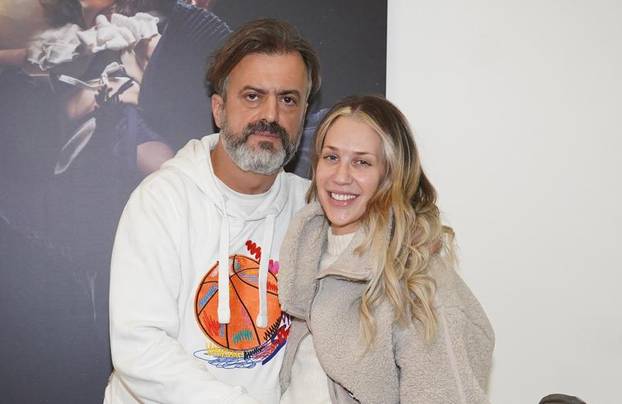 Beograd: Sergej Trifunović sa suprugom na konferenciji filma Volja sinovljeva