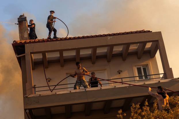 Wildfire in Kryoneri near Athens