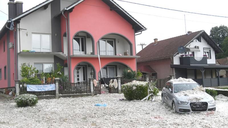 FOTO Pogledajte kako izgleda kuća kod Đurđevca: Ne, nije snijeg, a razlog je jako lijep...