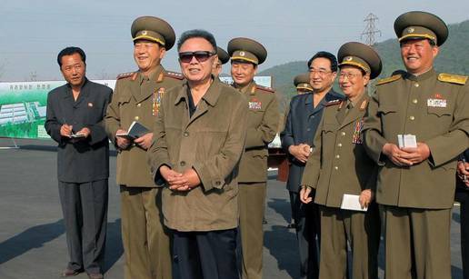 Kim Jong-Il ostao u Kini i pregovara o predaji vlasti?