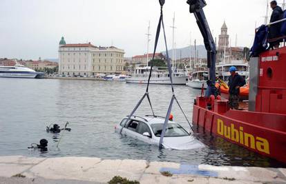 Zaspao u redu za trajekt, a zaboravio povući ručnu...