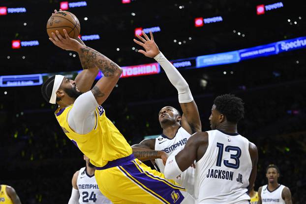 NBA: Playoffs-Memphis Grizzlies at Los Angeles Lakers