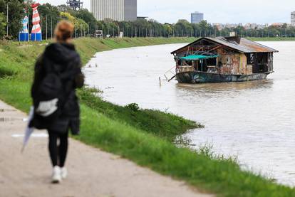 FOTO Sava se izlila iz korita u Zagrebu, Kupa raste i stvara nemile probleme u Karlovcu