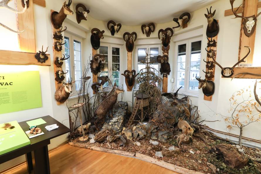 24SATA Izložba "100 godina hrvatskog lovstva" u Lovačkom muzeju