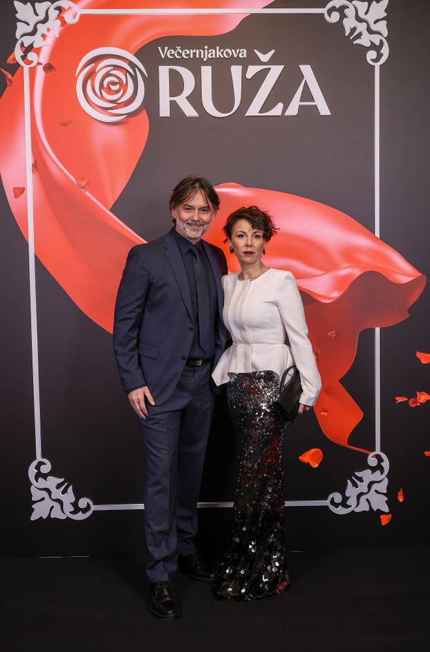 Zagreb: Uzvanici na dodjelu medijske nagrade "Večernjakova ruža" u Hrvatskom narodnom kazalištu