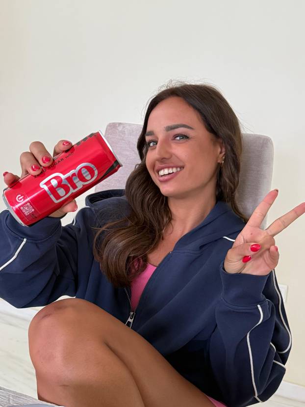 FOTO Lijepa Kaja iz Savršenog slavi 27. rođendan: Pogledajte kako je izgledala kao plavuša!