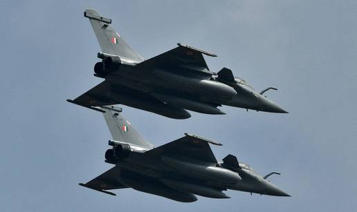SAD: Pakistan srušio indijski Rafale kineskim avionom. JD Vance: Taj rat nije naša stvar