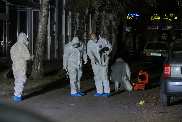 Osijek: Muškarac nožem nasrnuo na ženu i njezinu kći i teško ih ozlijedio