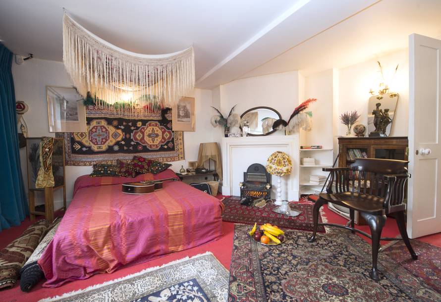 Hendrix flat on show