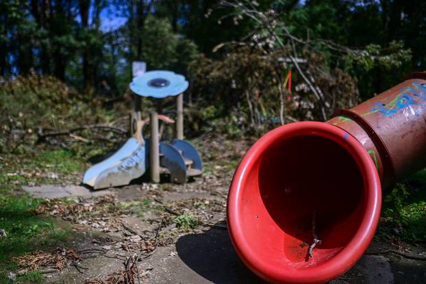 Olujno nevrijeme uništilo Park mladenaca u Zagrebu, srušena stabla još nisu uklonjena