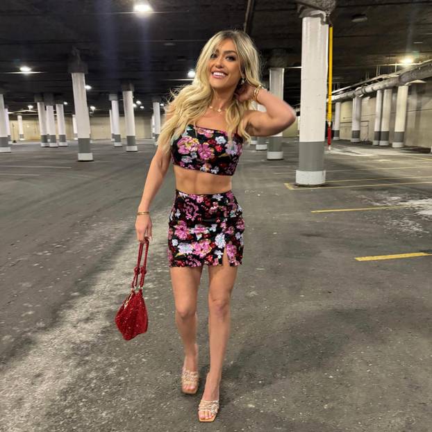 FOTO Da, imam dijete i poziram polugola. Pa neću valjda skrivati svoje isklesano tijelo?