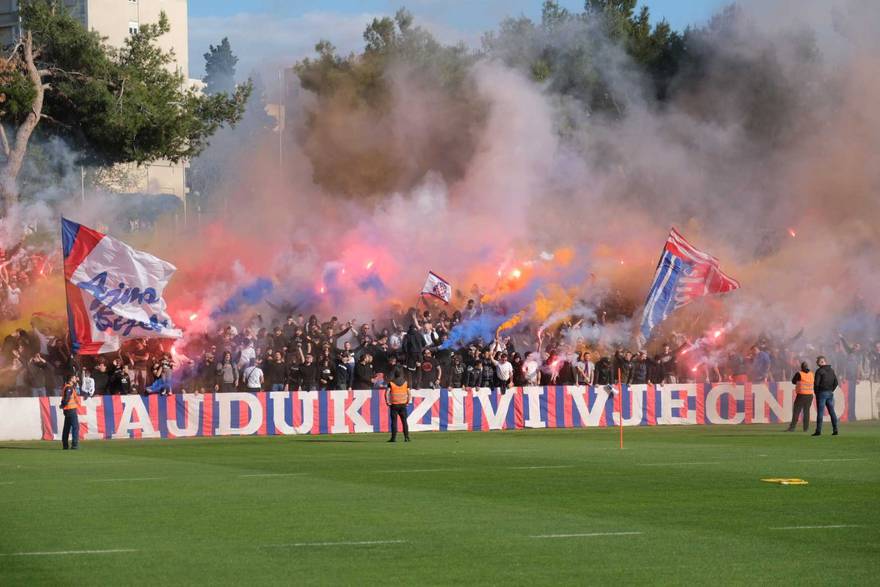 Navijači Hajduka na treningu