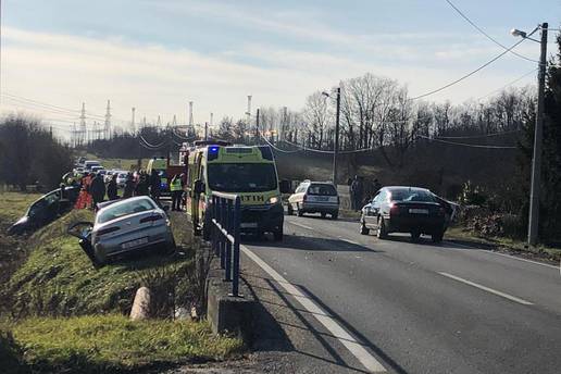 Teška nesreća kod Sesveta: U sudaru tri auta jedan poginuli