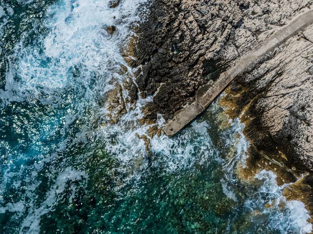 Poluotok Ražnjić na Korčuli snimljen iz zraka 
