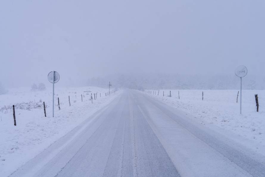 Babin Potok: Zimski uvjeti na državnoj cesti DC 52 Prozor - Vrelo Koreničko