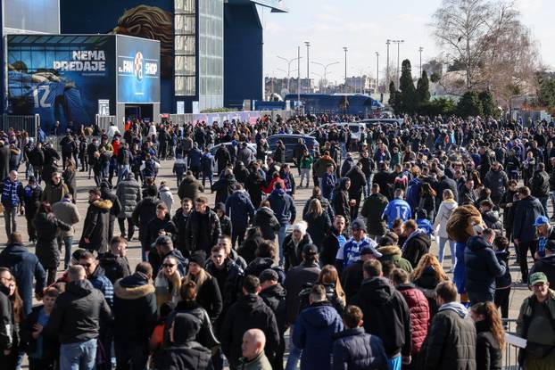 Zagreb: Fanzona ispred stadiona u Maksimiru uoči utakmice Dinamo - Hajduk