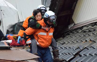 Traga se za preživjelima nakon potresa u Japanu: Još se trese i strah nas je. Nema ni grijanja...