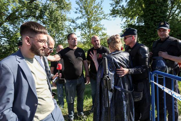 Zagreb: Privedena jedna  aktivistica na Trnjanskim kresovima