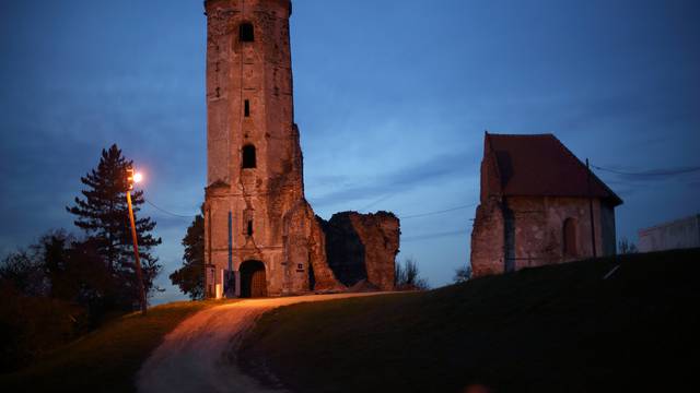 Templari s Martin brega: Kosti im leže duboko ispod posjeda...