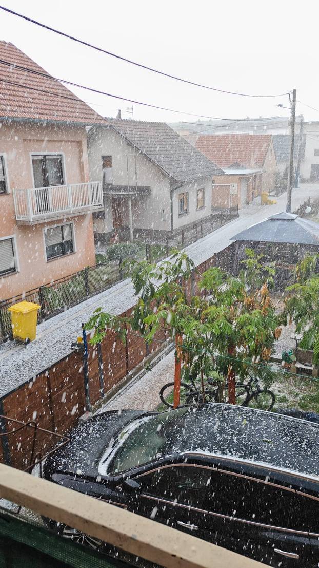 FOTO Ludo vrijeme u Hrvatskoj: Na sjeveru oluja s tučom, jug se kupa, osvanula  je i duga...