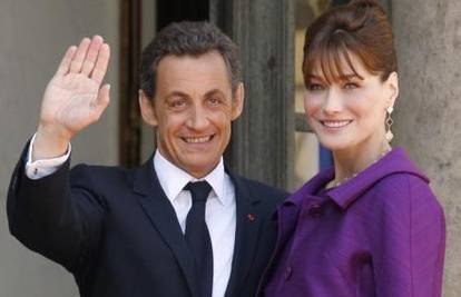 Sarkozyjev otac potvrdio kako će Nicolas i Carla dobiti bebu