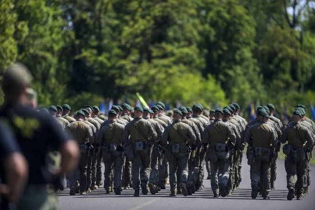 Velika Gorica: Uvježbavanje pješačkih postroja Hrvatske vojske za svečani vojni mimohod