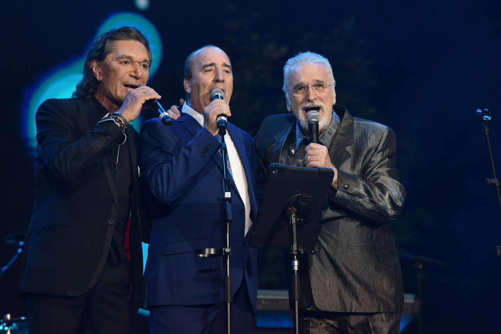 Tri mušketira, Grdovć, Stavros i  Pejaković održali koncert na Trgu Oluje u Kninu