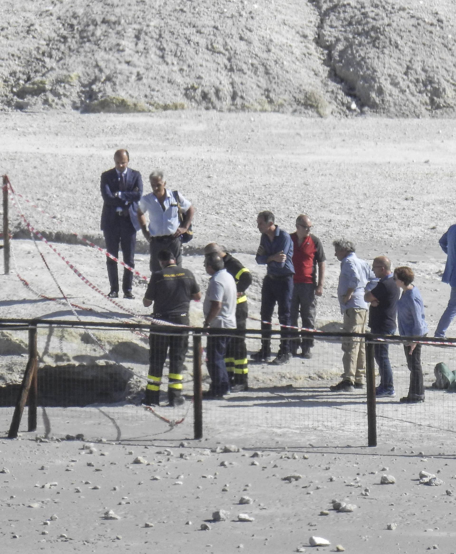 Three Venice tourists died swallowed by a crater that suddenly opened under their feet in the Solfatara of Pozzuoli.