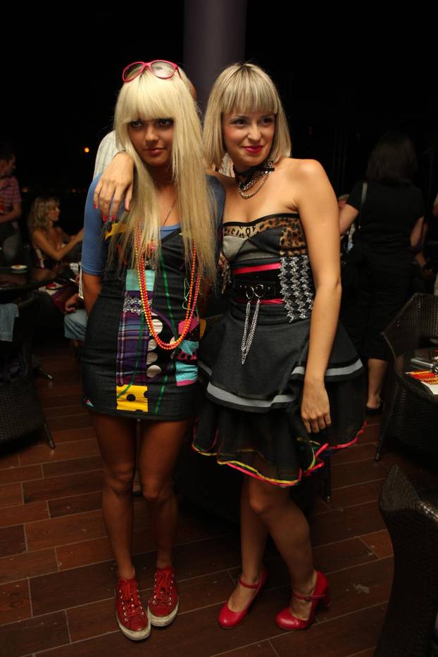 ARHIVA - 2009. Split: Uz hitove Dina Dvornika obožavatelji igrali picigin na Ba?vicama