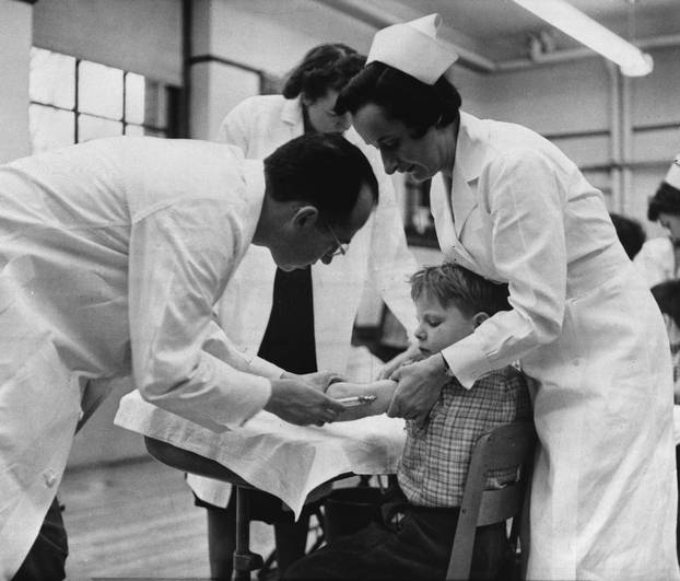 Jonas E. Salk / Vaccine / Photo 1954