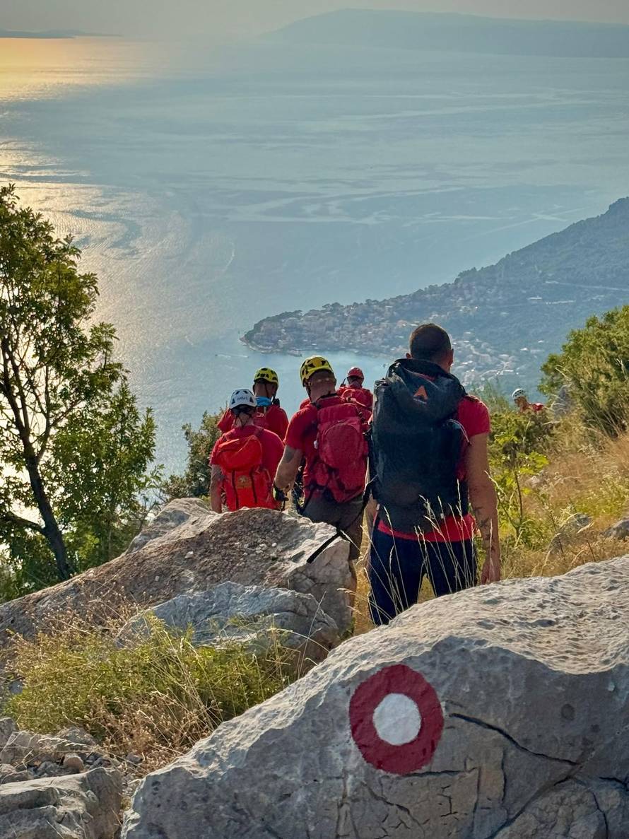 Stranom planinaru naglo pozlilo na Biokovu, preminuo je. HGSS: 'Ne krećite bez vode po vrućini'