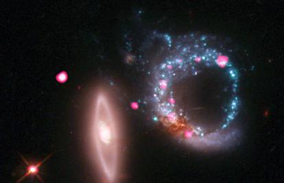 Većina galaksija u svojoj jezgri ima supermasivne crne rupe