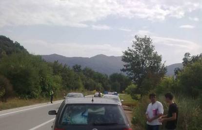 Na putu prema Dubrovniku autom je udario u ogradu