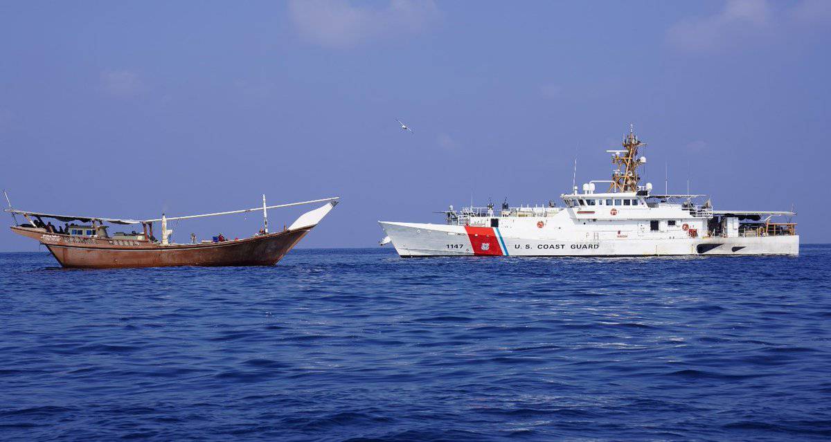 FOTO Američka obalna straža: 'Presreli smo brod s hrpom oružja iz Irana, sve za Hute!'