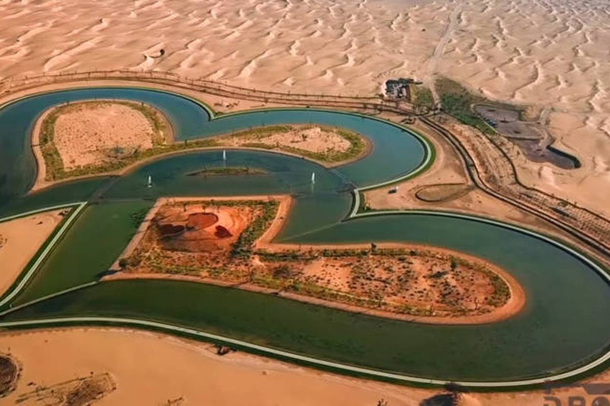 Romantika usred pustinje u Dubaiju: 'Jezero ljubavi' nova atrakcija za sve zaljubljene