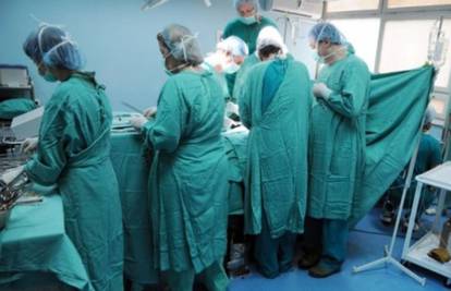 Šok u bolnici: Kirurg operirao slijepo crijevo,  izvadio jajnik?