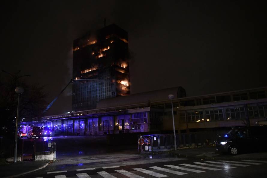 Zagreb: Pozar u Vjesnikovom neboderu