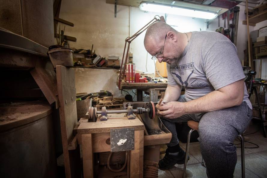 Daniel iz Osijeka radi unikatne lule: Nekoliko ekskluzivnih sam prodao i za oko 1000 eura