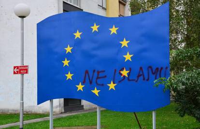 'Ne islamu': Osvanuo grafit na EU ploči u Slavonskom Brodu