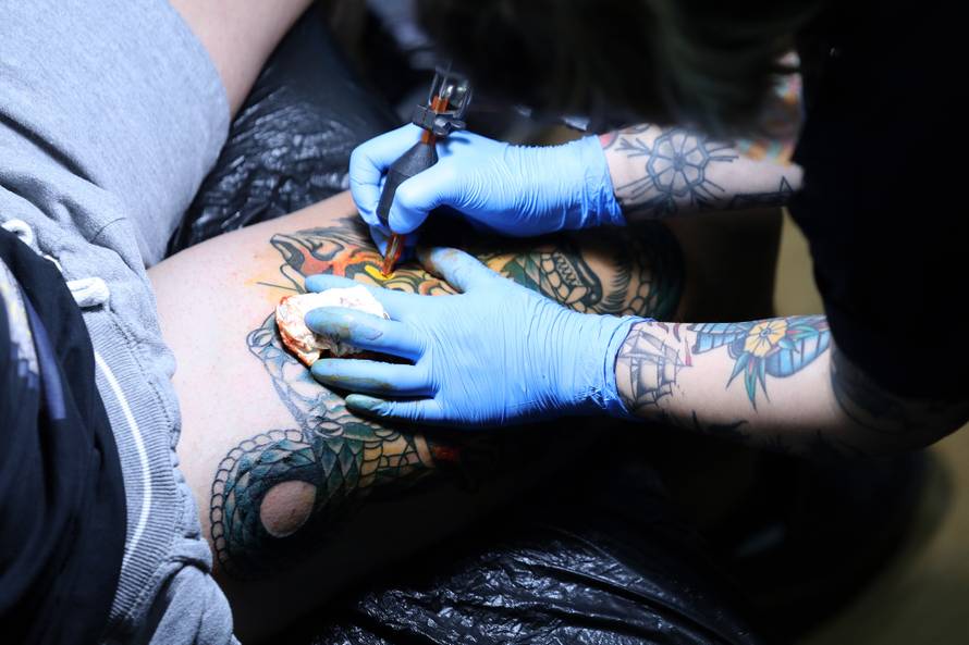 Bore se za najbolju tetovažu: 'Žene daleko bolje podnose bol'